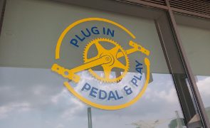 Plug In, Pedal & Play